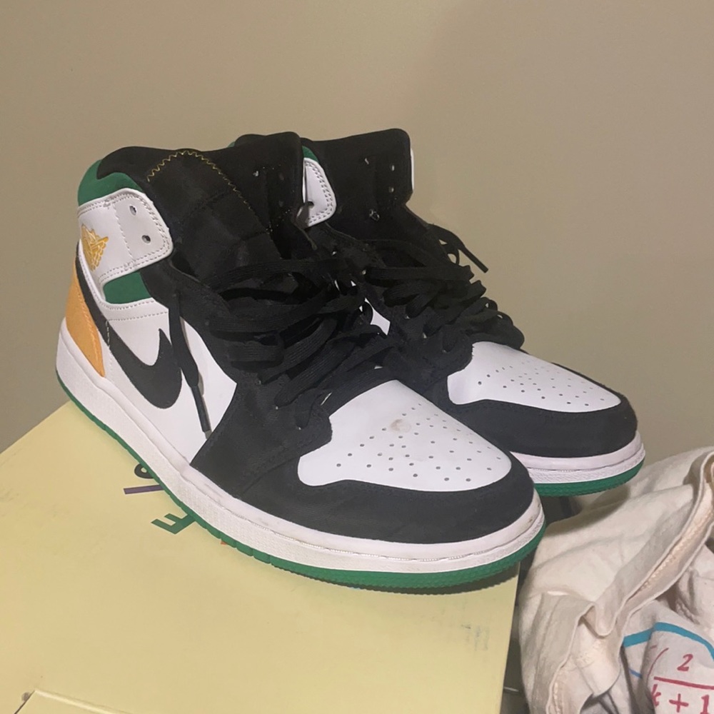 Air Jordan 1 mid Oakland